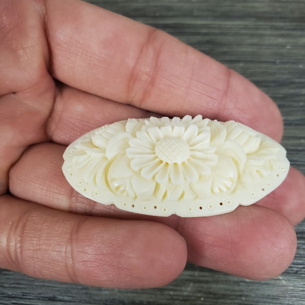 Vintage Carved Brooch Daisy Flower Oval Intricate Ivory‎ Color 2"